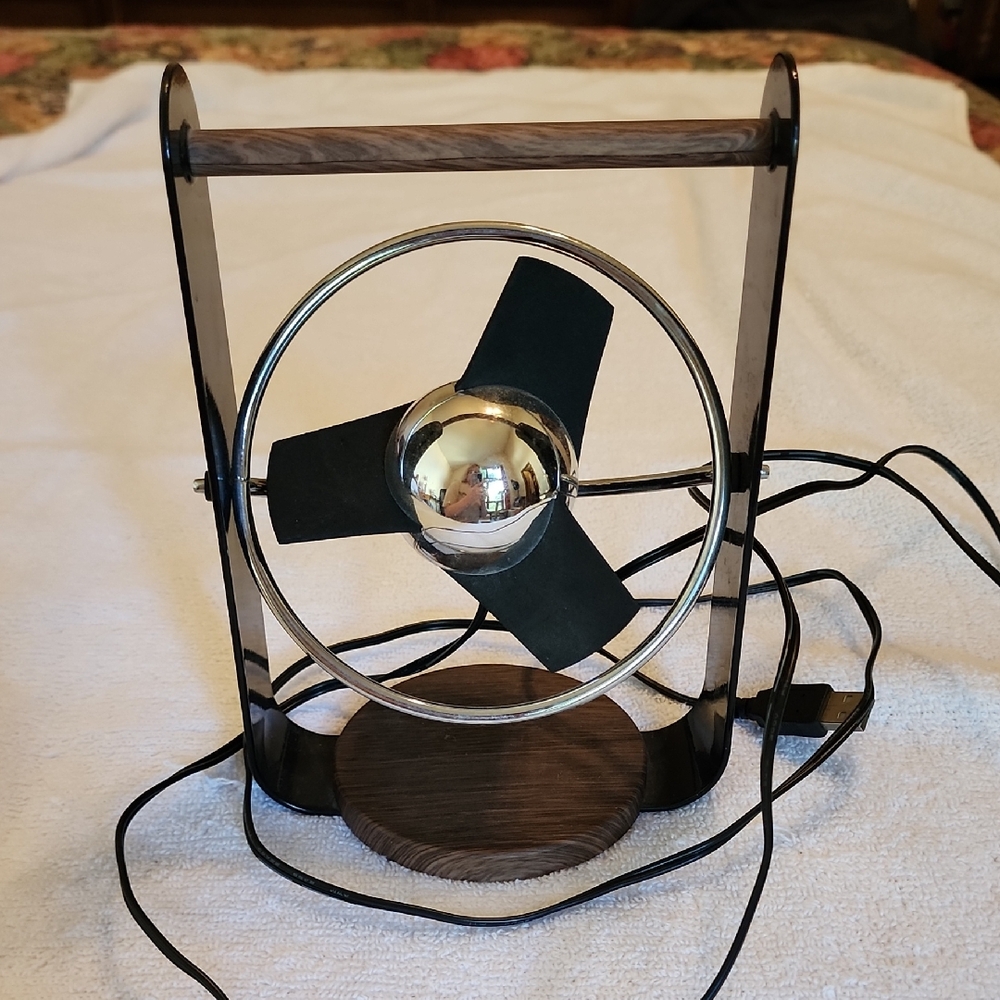Sharper Image Black and Silver Desk Fan